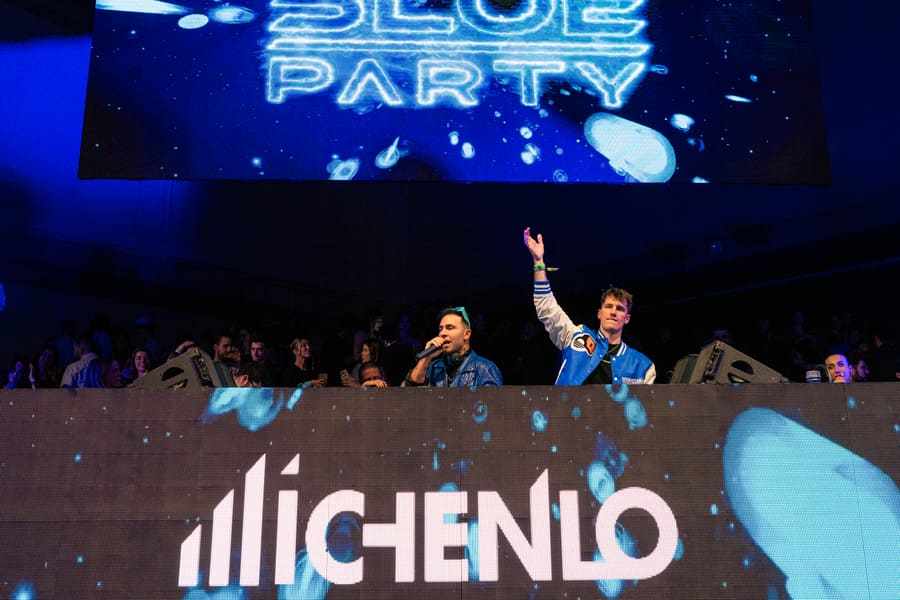 Blue Party By Michenlo