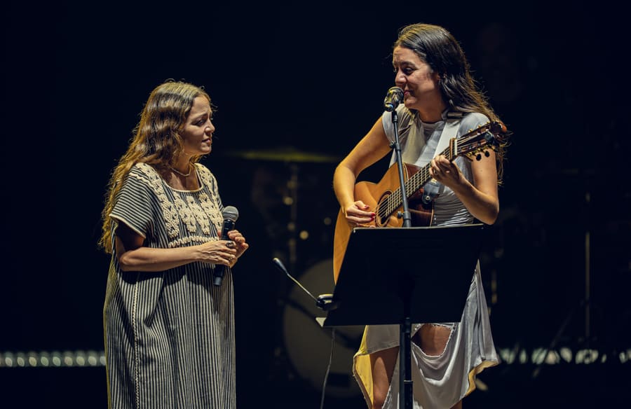 Valeria Castro & Natalia Lafourcade